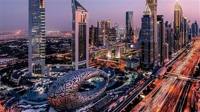 أسواق الإمارات تحافظ على زخمها رغم اضطراب السوق العالمية