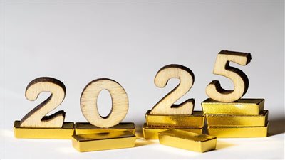 تحليل شامل لتقلبات وتوقعات أسعار الذهب والفضة في 2025