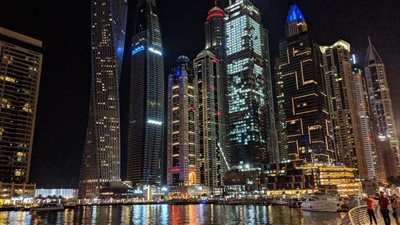 صندوق سيادي إماراتي يُعلن عن استثمارات بمليارات الدولارات في قطاع التكنولوجيا الخضراء عالميًا
