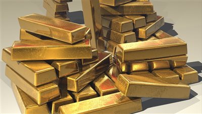 الذهب العالمي يُسجل أعلى مستوياته التاريخية مدفوعًا بتوترات جيوسياسية وسعره اليوم في مصر