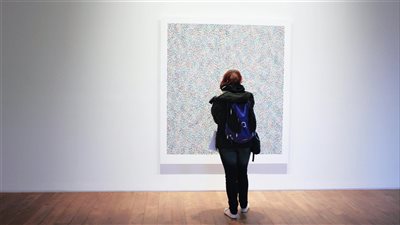 متحف Dalí Museum في فلوريدا يقدم تجربة تفاعلية باستخدام الذكاء الاصطناعي لتحويل وصف الزوار لأحلامهم إلى صور فنية