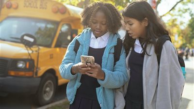 مشروع أكاديمي CuentosIE قدم تجربة أولية باستخدام روبوت دردشة chatbot يقدم حكايات ذات رسالة لتعليم الذكاء العاطفي 