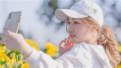 جيل زد يختار الوجهات السياحية بناءً على الصور الجميلة والخلفيات المثالية للسيلفي بدلاً من التراث أو الثقافة العميقة 