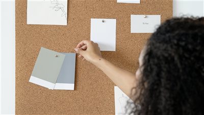 فلسفة الزمن المتشابك: قراءة جديدة في مفاهيم الذاكرة والوعي عبر الثقافات