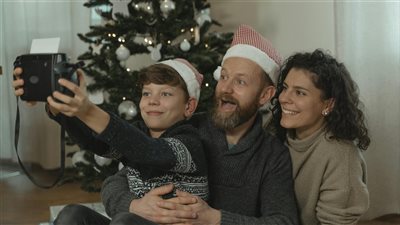 تطوّرنا ليس شجرة متفرعة بل تيارٌ ملتف: أدلّة جديدة تغيّر نظرتنا إلى تطور البشر