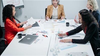مفهوم المهارات الناعمة العكسية يشق طريقه إلى ورش القيادة كأداة لتطوير الانفعالات وضبط الذات