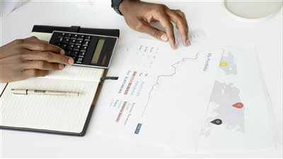 خبير يحذر من تراكم ديون تقنية بسبب مشاريع الذكاء الاصطناعي غير المنسقة 