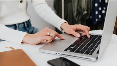 منصة ذكيّة تولّد توصيات تعلم مخصصة لتطوير الذات تتجاوز دورات التعليم التقليدي