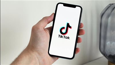 معايير فئة السردية المركبة تهيمن على تريندات TikTok لهذا الشهر في محتوى الخريف المزيج بين الواقع والفانتازيا