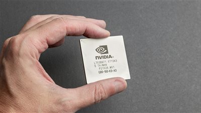 واشنطن ستمنع بيع شرائح الذكاء الاصطناعي المخفّفة لـ Nvidia إلى الصين