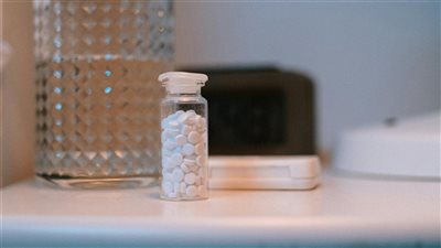دراسة طبية حديثة تكشف ارتباطاً أقوى بين الاستخدام الطويل لبعض الأدوية غير الموصوفة وحدوث مشاكل قلبية لدى البالغين