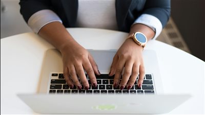 أول باحث في علوم الآلة يصل لمليون اقتباس علمي ما يعكس تحولاً تاريخياً في أبحاث الذكاء الاصطناعي
