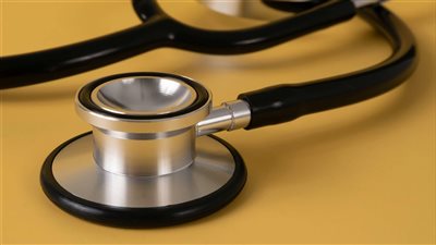 وكالة الصحة بأبوظبي تغلق أربع منشآت طبية بسبب مخالفات تأمين وخدمات قد تهدد صحة الجمهور