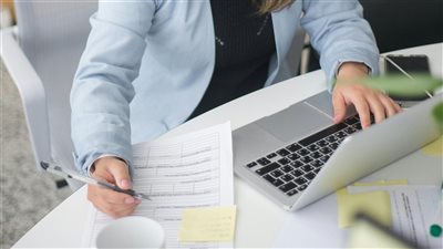 أدوات ذكاء اصطناعي جديدة تساعد على صقل المهارات الناعمة: دورات تفاعلية باللعب الافتراضي والتغذية الراجعة من الروبوتات