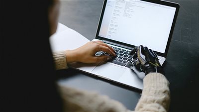 زوم تطلق مساعد الذكاء الاصطناعي الجديد AI Companion 3.0 ويوسّع قدرات الدعم الذكي للمستخدمين