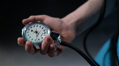 الإمارات تحث على فحوصات ضغط الدم في المدارس بعد تزايد ملحوظ في معدلات ارتفاعه بين المراهقين عالميًا