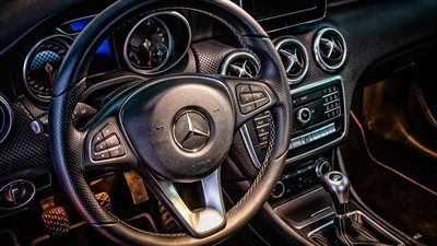 أفضل سيارات عام 2025 في مراجعات الأداء والفخامة تجذب عشاق القيادة والتقنيات المتقدمة