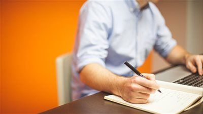 شركات التكنولوجيا الكبرى تراجع استراتيجيات التوظيف في ظل موجات تسريح واسعة في 2025 