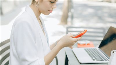 اتجاهات التعليم في عصر التعلّم المستمر: تقرير حديث يشير إلى أهمية بناء مهارات متكاملة في الذكاء الاصطناعي