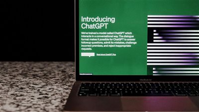 OpenAI تطلق خيار التحكم بنبرة وحماس ChatGPT لتعزيز تجربة المستخدمين في التفاعل النصي والمرح