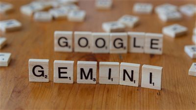 جوجل تبدأ بدمج مساعدها الذكي جيميناي في خدمة Gmail لتغيير تجربة إدارة البريد الإلكتروني