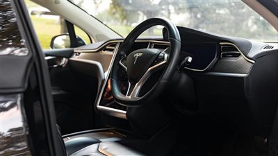 تقييم شامل لطراز Tesla Model Y Premium 2026 يكشف عن تحسينات عملية وتقنيات متقدمة رغم غياب تغييرات جذرية