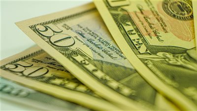أسعار صرف الجنيه المصري تشهد استقرارًا نسبيًا مقابل العملات الأجنبية في البنوك المصرية ليوم 5 فبراير 2026