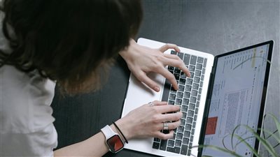 أدوات الذكاء الاصطناعي التعليمية تعيد تعريف التعلم الذاتي عبر تخصيص المحتوى وفق قدرات واهتمامات كل متعلم