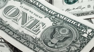 الجنيه المصري يحافظ على استقراره أمام الدولار وسط ترقب قرارات نقدية حاسمة ليوم 29 مارس 2026