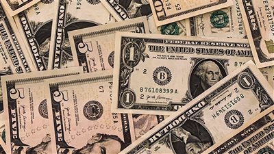 استقرار نسبي في سعر الدرهم الإماراتي مدعومًا بربطه بالدولار وسط تقلبات الأسواق العالمية وسعر صرفه ليوم 3 أبريل 2026