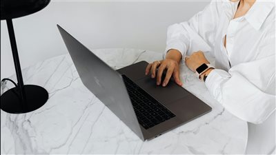 أدوات التعلم المدعومة بالذكاء الاصطناعي تعيد تشكيل مفهوم التعلم الذاتي عبر تجارب مخصصة تجمع بين البيانات والسلوك الفردي